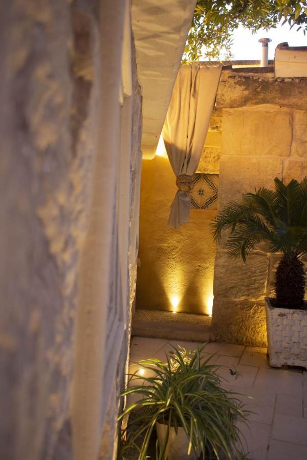 Amata Casa Apartment Muro Leccese Bagian luar foto