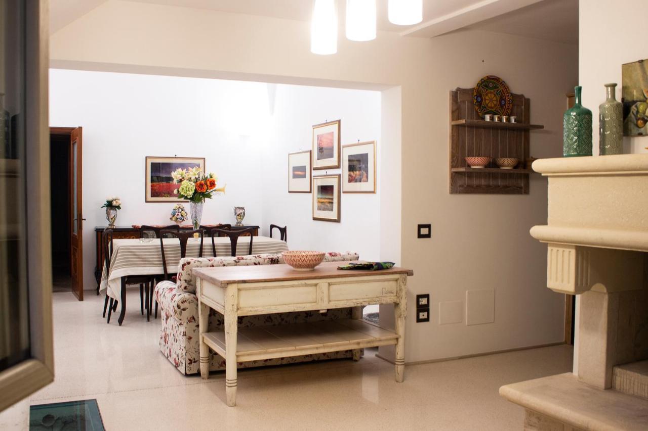 Amata Casa Apartment Muro Leccese Bagian luar foto